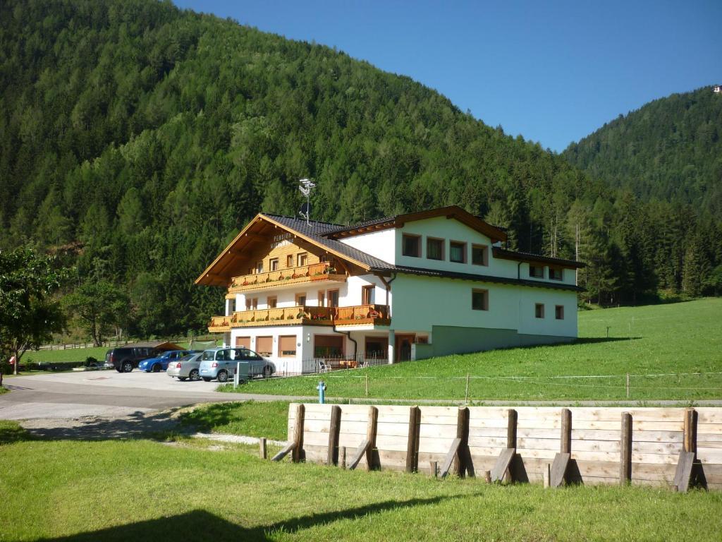 Hotel Wiesenhof Campo di Trens